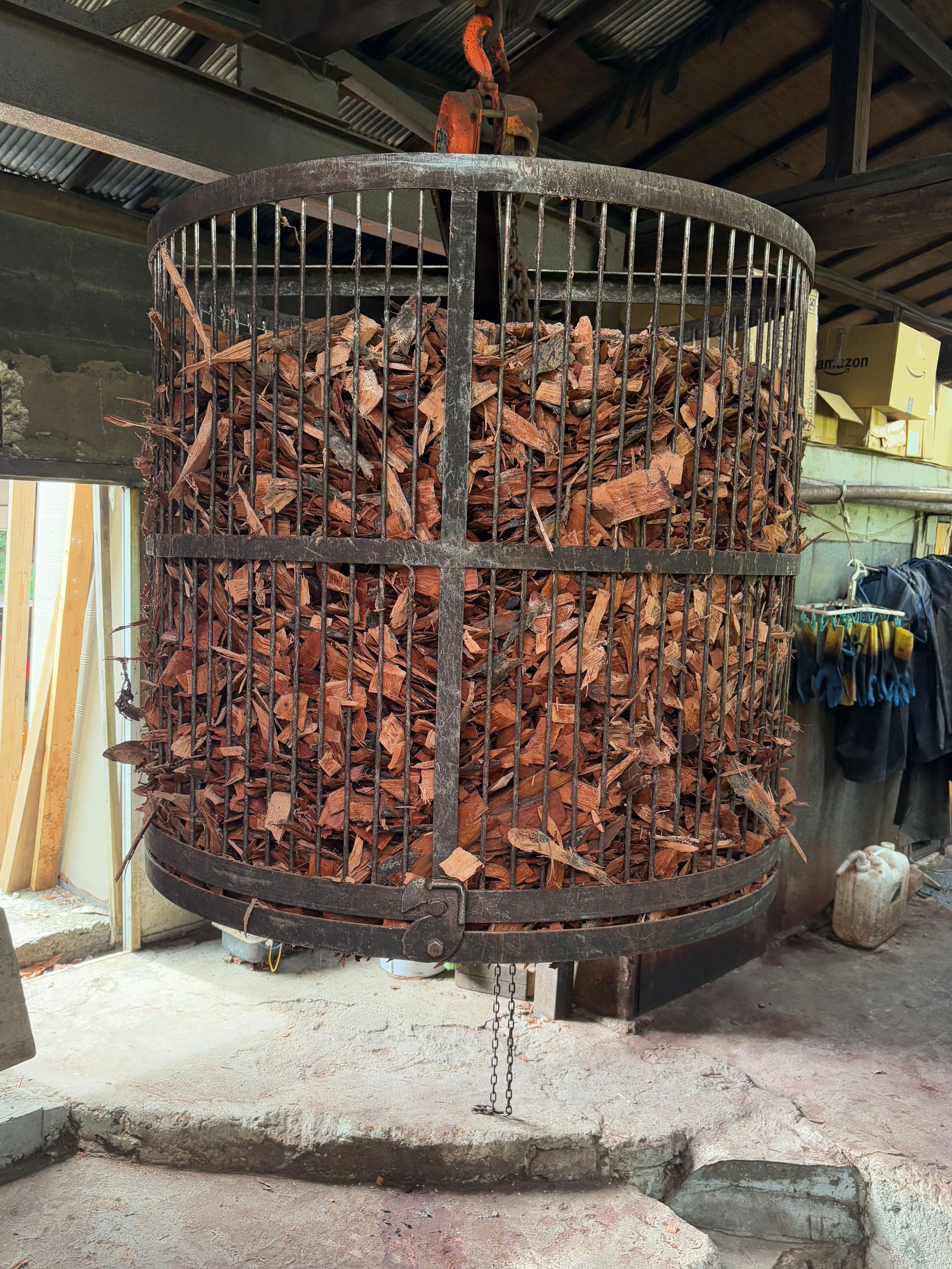 Amami Ōshima Mud-Dyed Linen<p>奄美大島泥染めリネン</p>