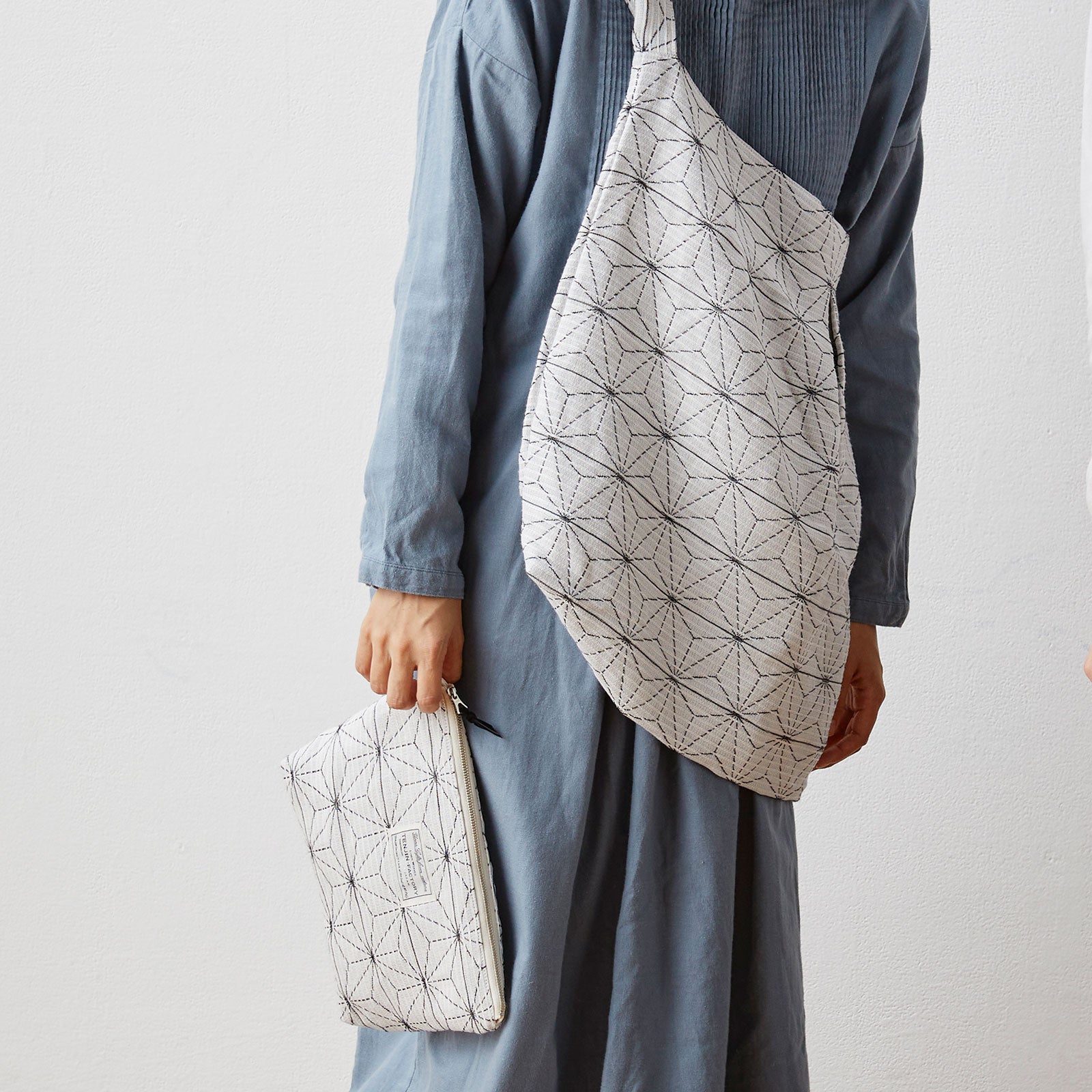 リネン麻の葉柄ショルダーバッグ&ポーチ セット