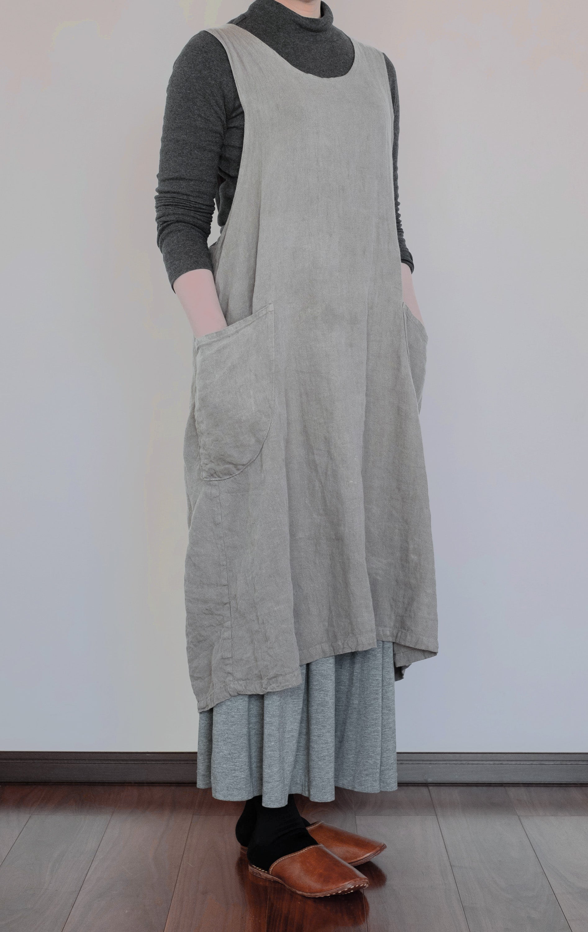 麻炭染めサロンエプロン