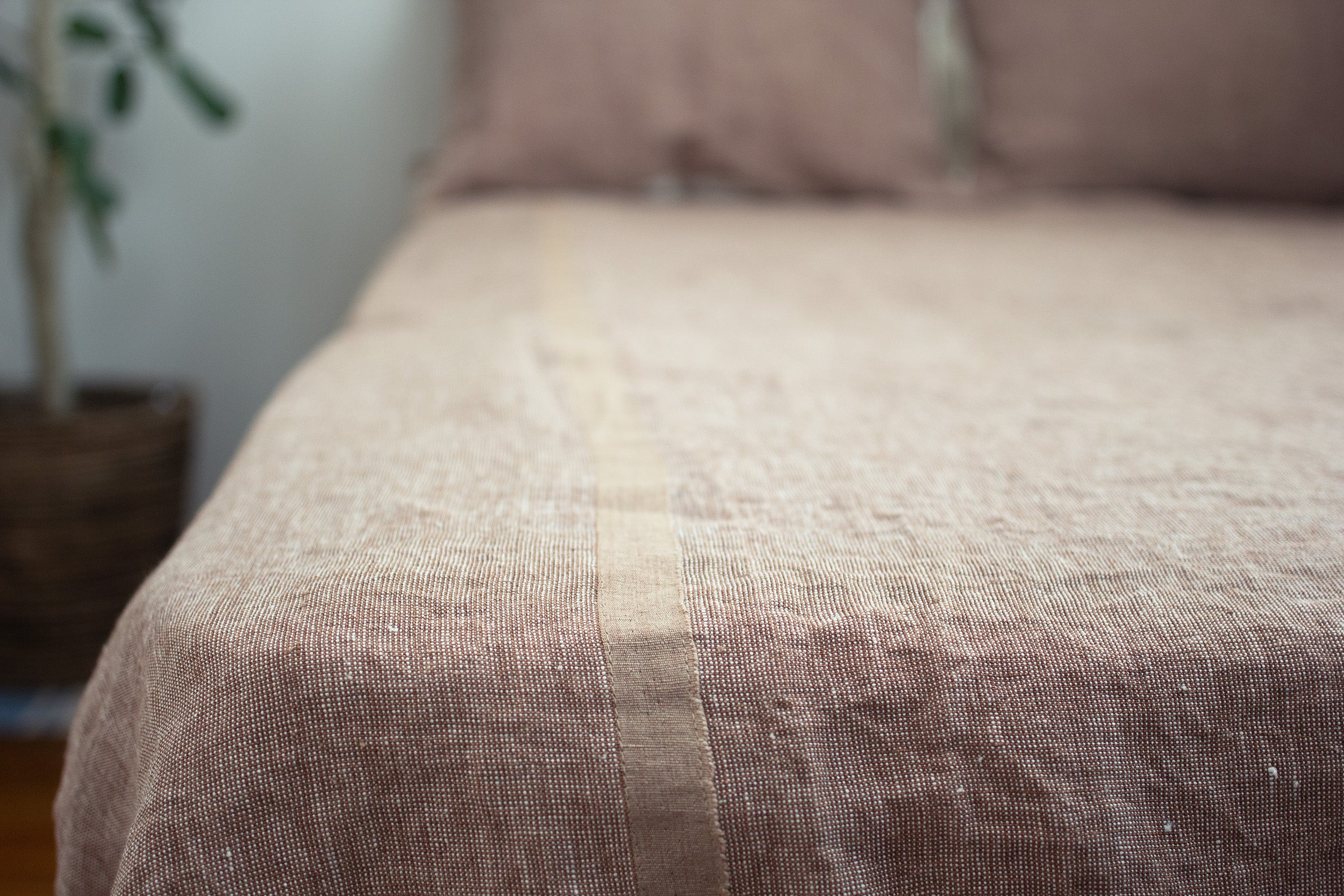 Persimmon tannin-dyed selvedge linen sheets 柿渋染めリネンシーツ