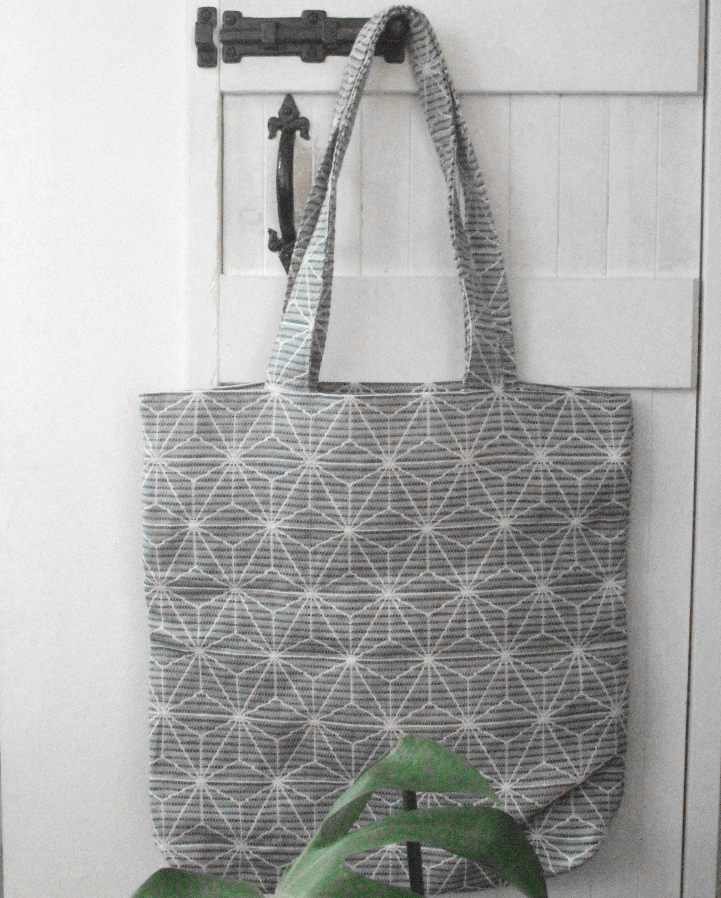 リネン麻の葉柄トートバッグ