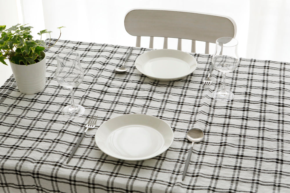 Linen Tablecloth_Black Check