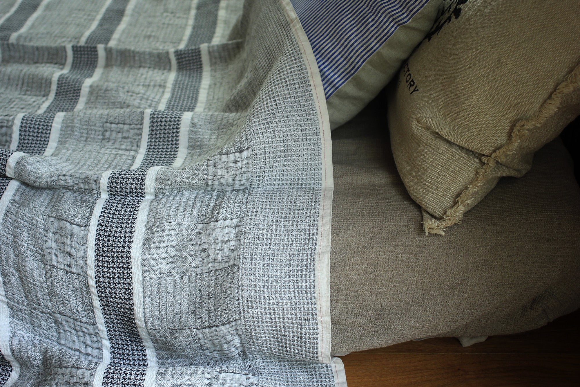 Honeycomb Border Blanket