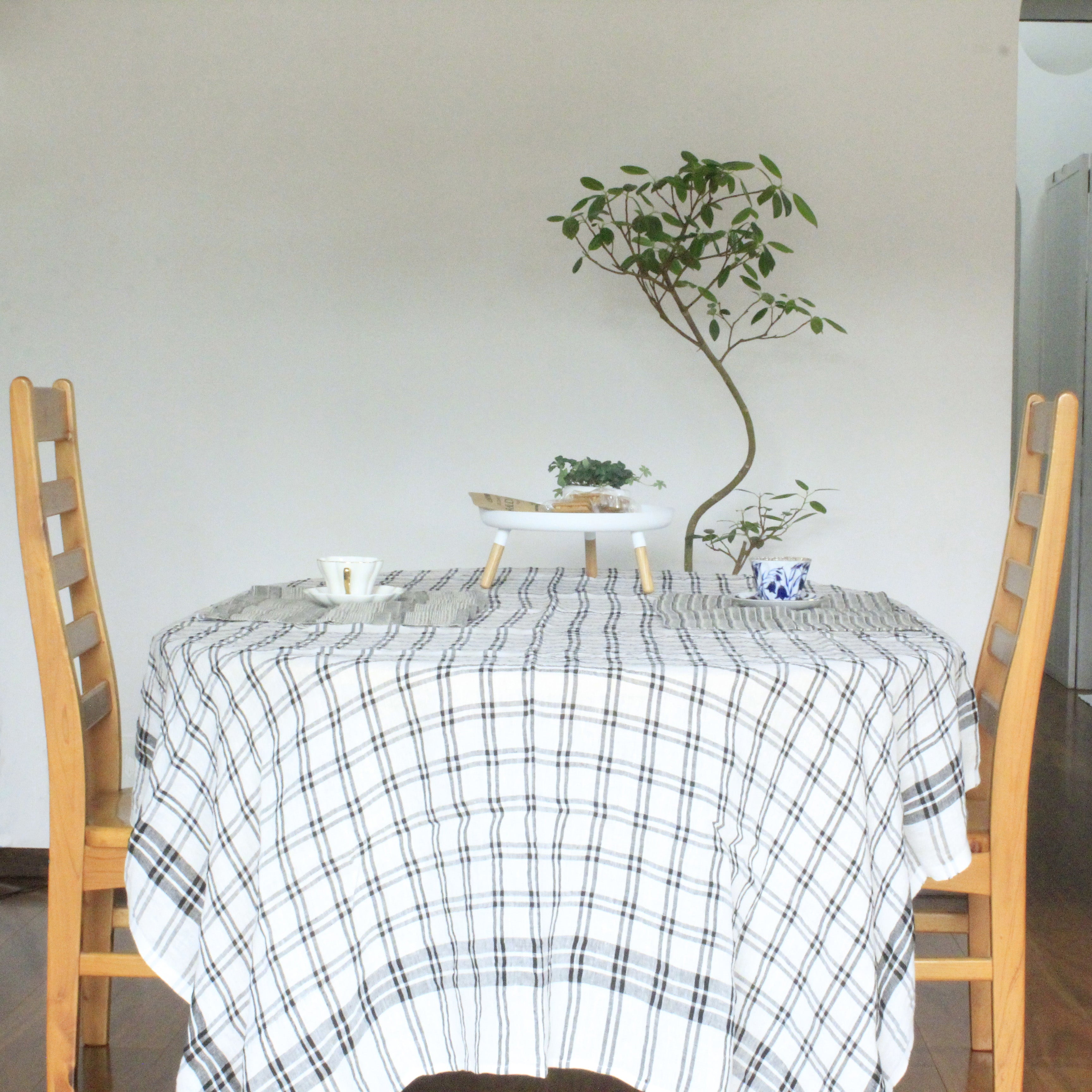 Linen Tablecloth_Black Check