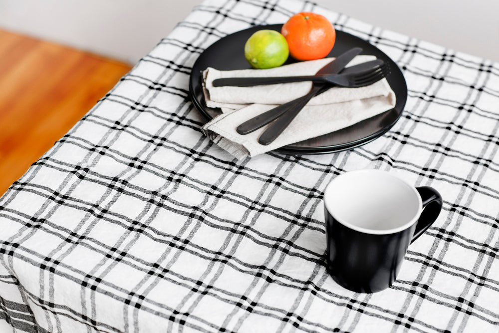 Linen Tablecloth_Black Check