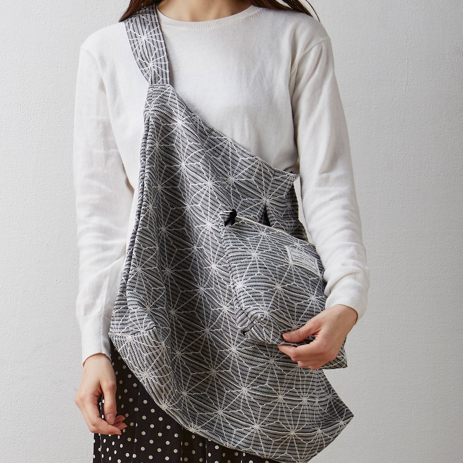 リネン麻の葉柄ショルダーバッグ＆ポーチ セット